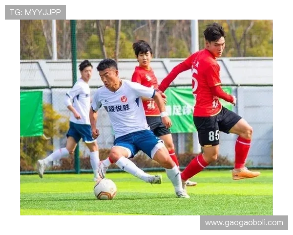 湘超足球赛激战正酣地方球队争夺冠军荣誉展现足球魅力与竞技精神